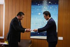 村上組合長から加藤市長へ