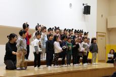 はるにれ組「こぶたのチャチャチャ」