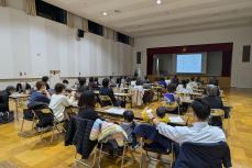 会場後方まで参加者が集まりました