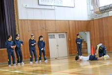 笑ってるけど実際難しいんだからね