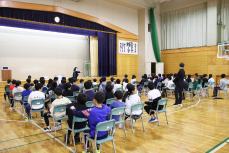 右・左・右後ろ、実際にみんなでやって覚えます