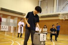 ちょっと緊張しながら投票