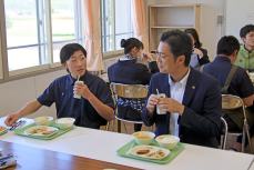 給食の様子2