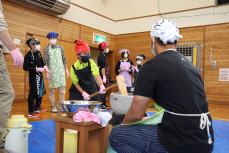 今度はこどもがぺったんぺったん