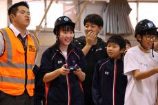 初めてのドローン操作体験にわくわく