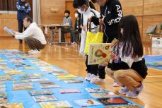 本がたくさん、どれにしようかな