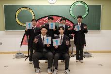 前列左から伊東さん・川上さん、後列左から松本さん・湯川さん・村上さん・佐藤さん