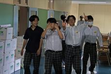 探している生徒4