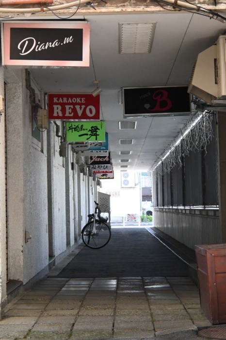 スナック街